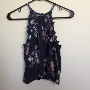 NWOT Kendall & Kylie Patterned Crop Top XS